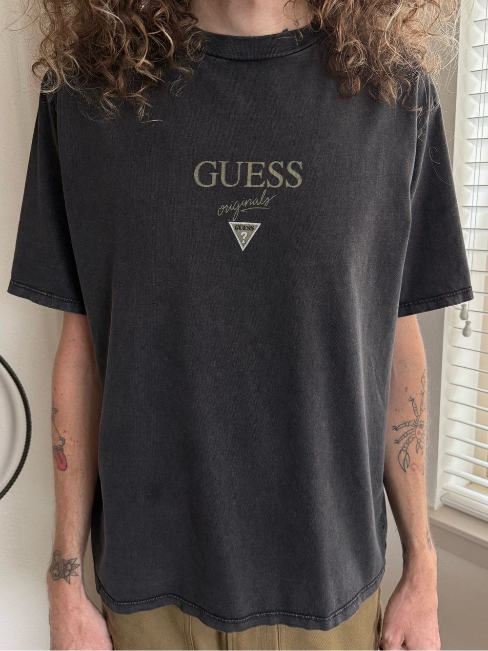 Vintage 2000s Guess Originals Black Short Sleeve Tee ~ Size Small
